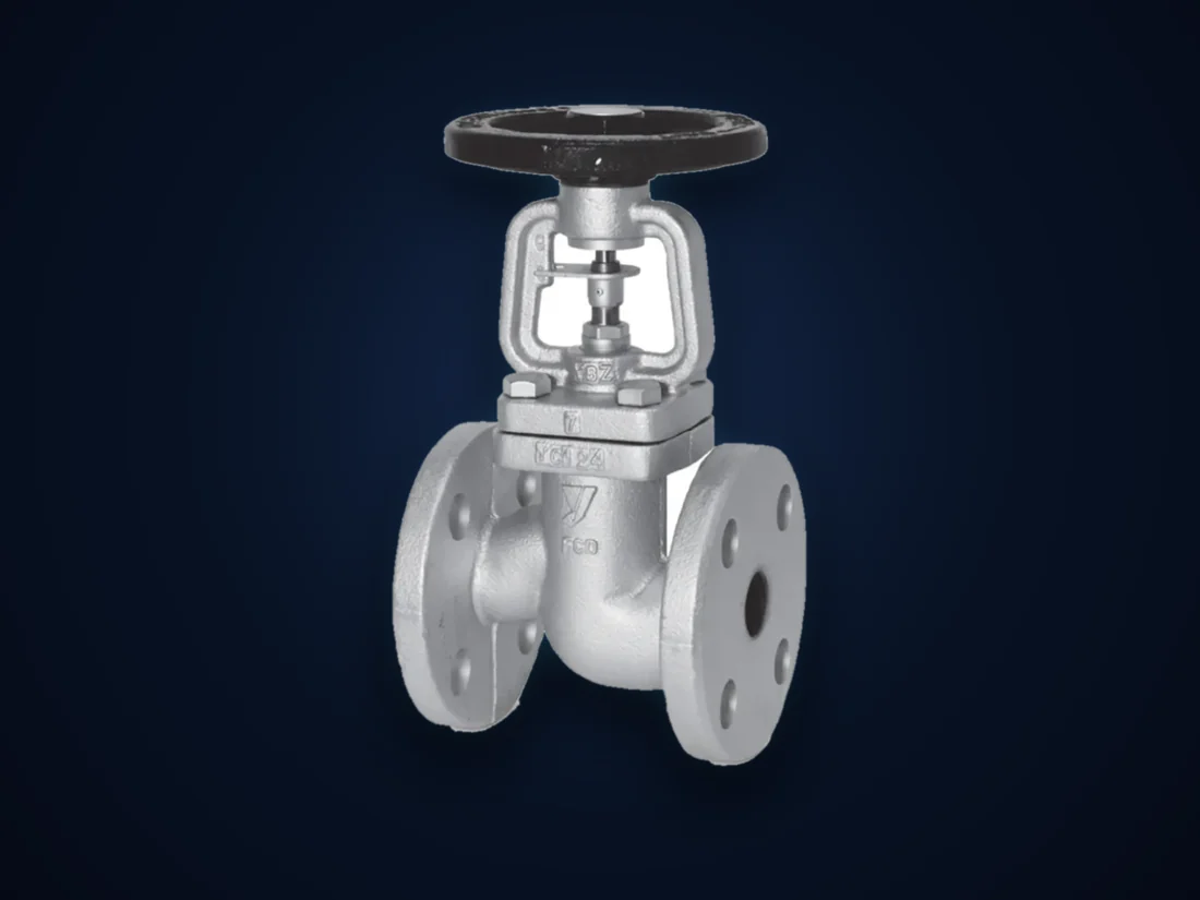 A flanged cast-body valve with a bolted bonnet, outside-screw yoke and rising handwheel stem